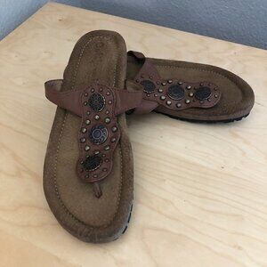 CALIFORNIA FOOTWEAR CO Leather Medallion Sandals Women's size EUR 38 Brown NEW
